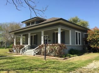 714 W 8th St, Taylor, TX 76574