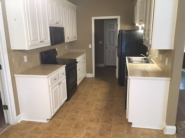 2nd image of 624 Oak Ridge Way