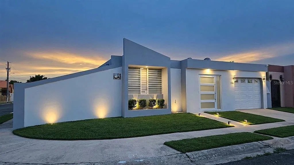 3 bed, 1.0 bath, 1100 sqft, $1,200 — Photo 1