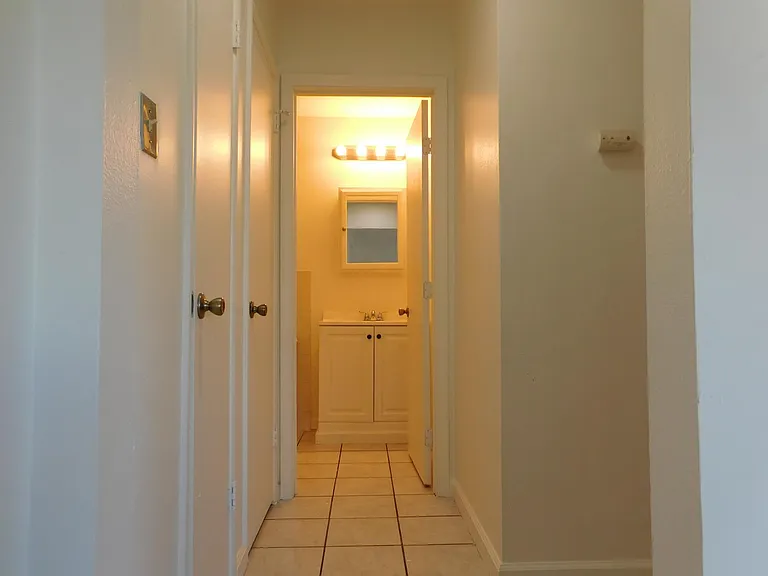 4186 E Ashlan Ave — Photo 4
