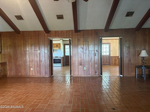 4th image of 319 Roger Rd