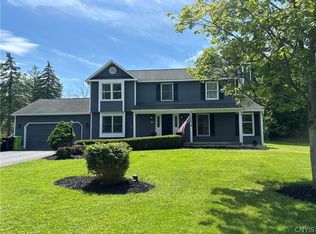 7888 E Ridge Pointe Dr, Fayetteville, NY 13066