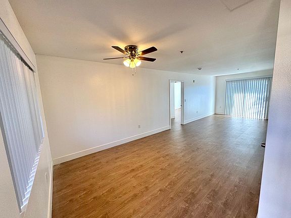 5th image of 14431 Valerio St #201