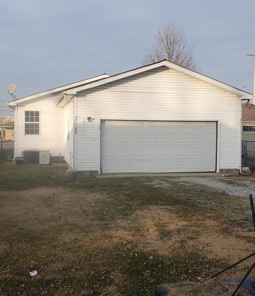 3 bed, 1400 sqft, $1,685 — Photo 2