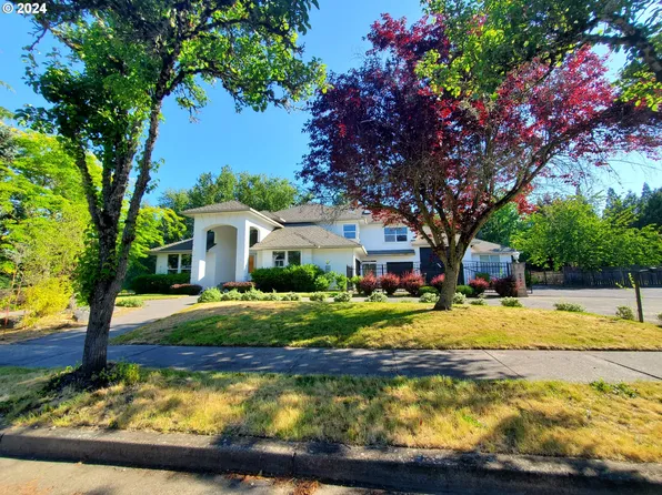 1947 NE Edgewater Dr, Portland, OR 97211