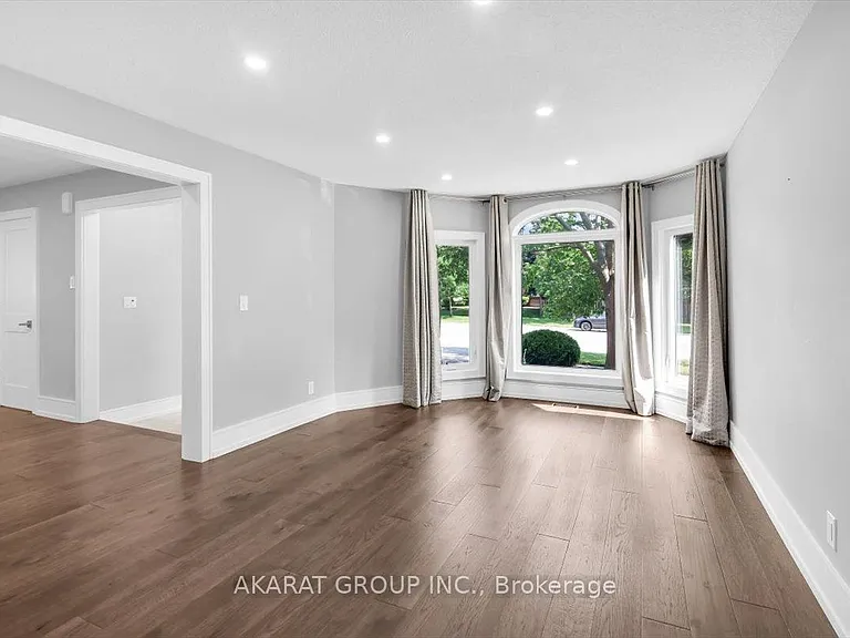 1274 Kings College Dr — Photo 5