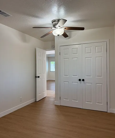 9245 Mills Ave — Photo 15