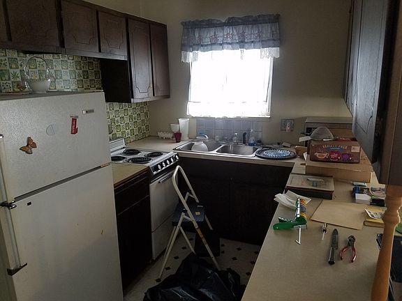5th image of 391 Senate Ave