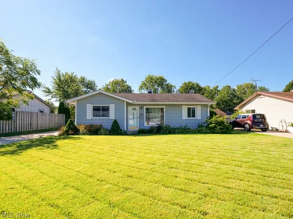455 Birchwood Dr, Berea, OH 44017