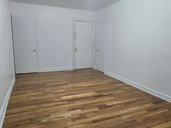 751 Walton Avenue image 9 of 12