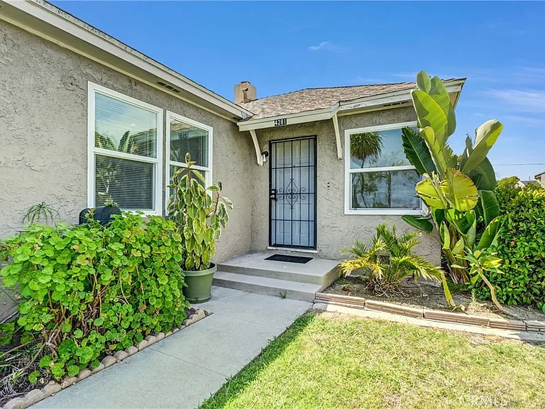 4281 E Jacinto Way — Photo 2