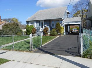 697 Lafayette Ave, Uniondale, NY 11553