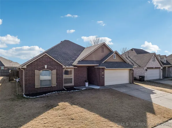 20990 E 40th St S, Broken Arrow, OK 74014