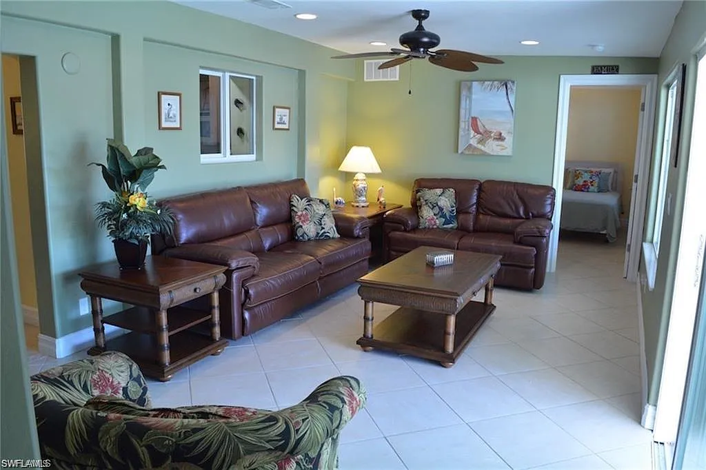3 bed, 2.0 bath, 1460 sqft, $8,500 — Photo 2