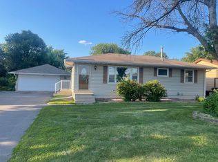 2031 Shale Ln, Eagan, MN 55122