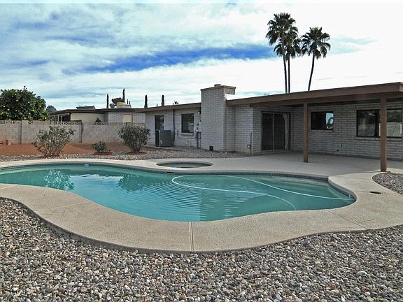 2nd image of 3011 S Hoffman Ln