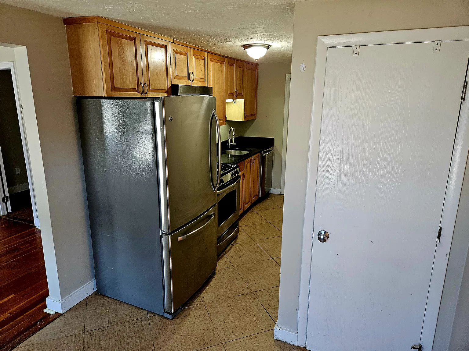 2 bed, 900 sqft, $1,750 — Photo 3