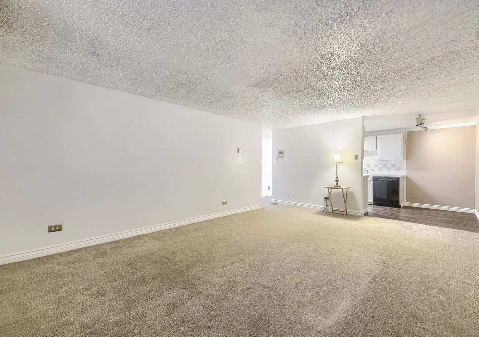 Prime Governor's Park Location Stylish 2-Bed 2-Bath Condo Located Just One Block from the Park an... — Photo 4