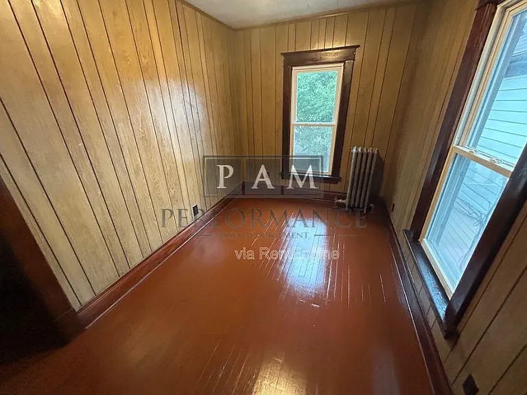 1213 S 72nd St — Photo 16