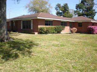 7098 Willow Oak, Groves, TX 77619