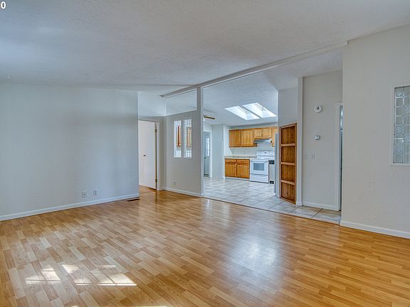2nd image of 14317 NE 18th St APT D