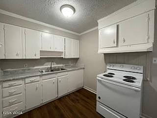 2nd image of 2410 Dapleton Dr