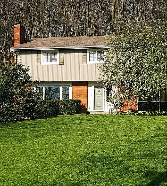 Huge Front Yard-Fresh Paint