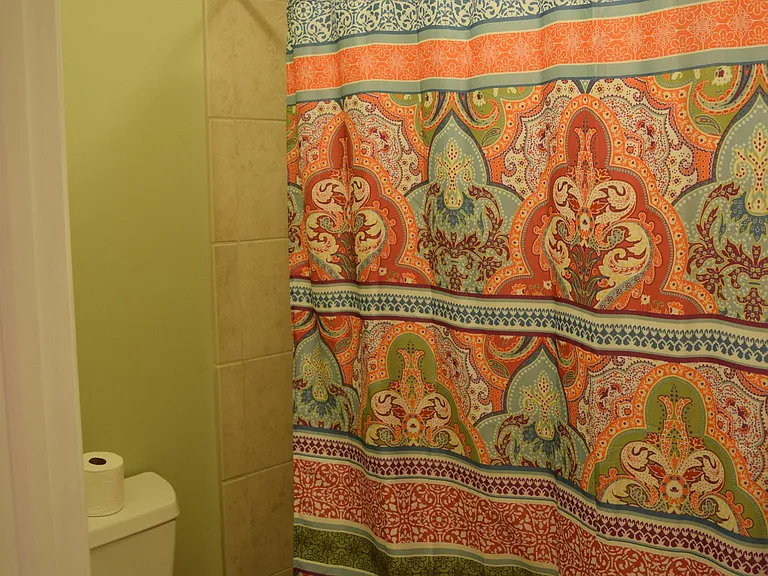 "Jack and Jill" suite style shower - shared by middle 2 bedrooms.