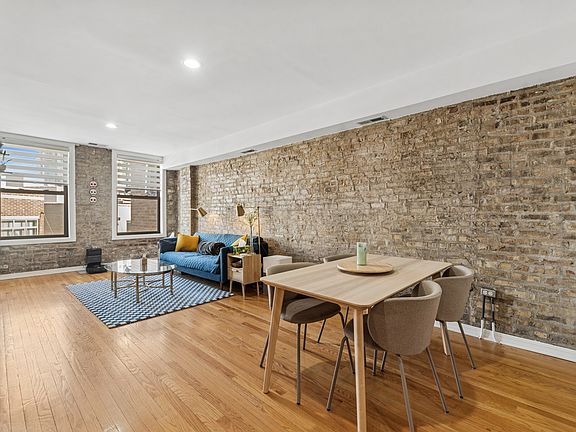 3rd image of 701 N Milwaukee Ave Unit 4R