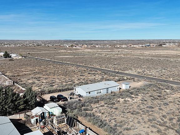 4th image of 504 Tulip Rd SE