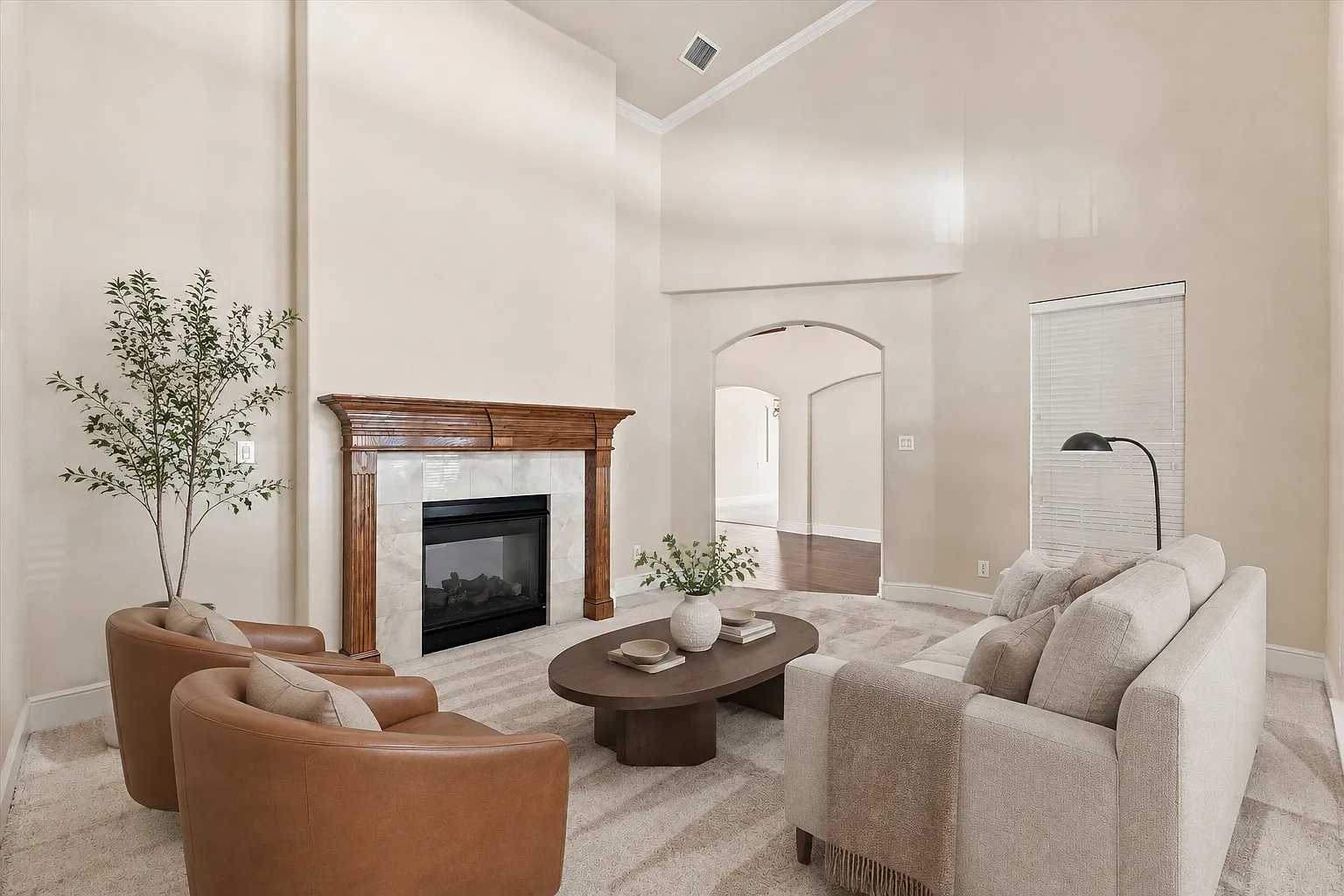 5 bed, 4868 sqft, $4,200 — Photo 4