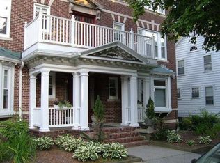 124 Ocean St APT 1B, Lynn, MA 01902