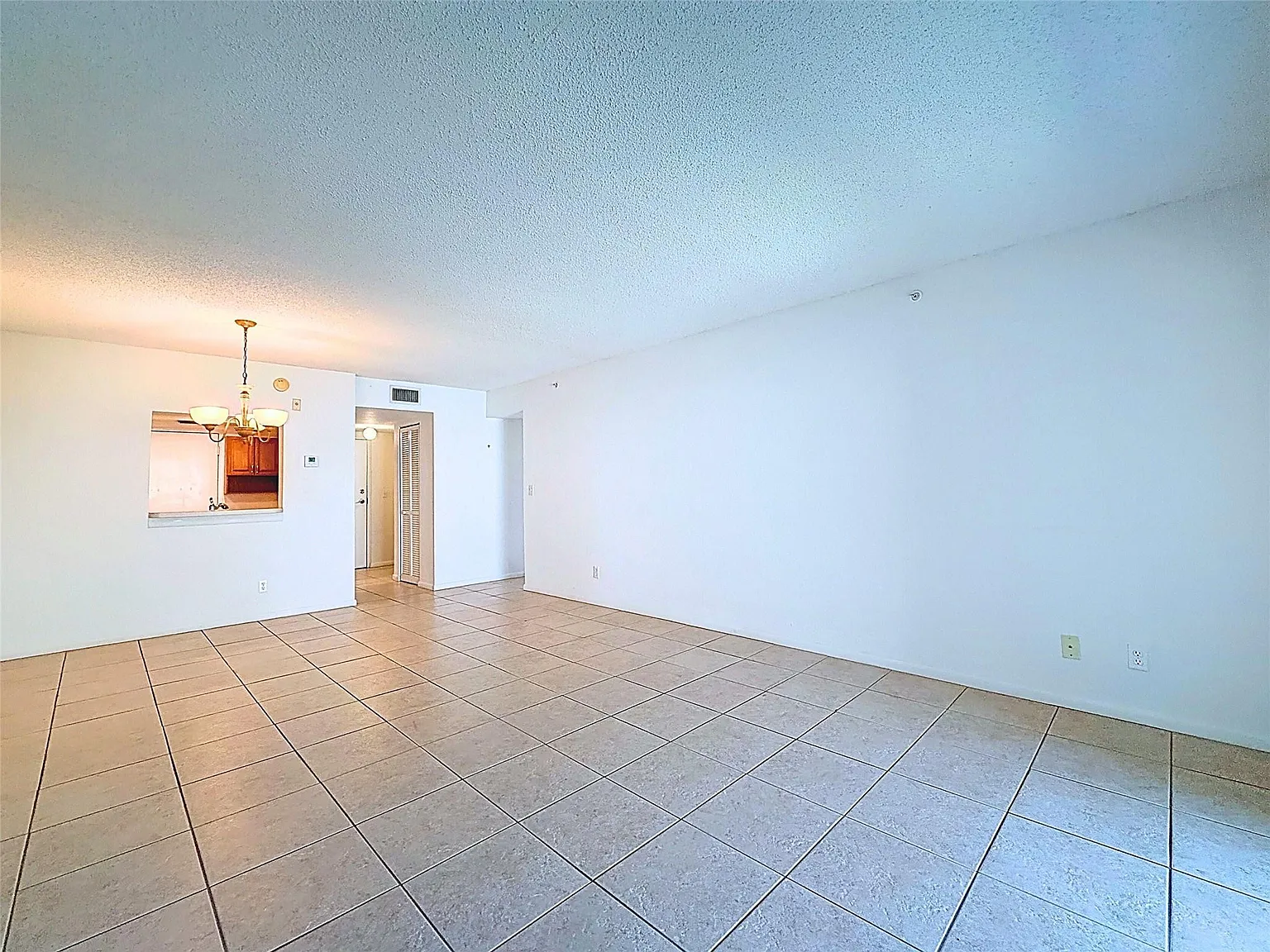 2 bed, 2.0 bath, 960 sqft, $1,900 — Photo 4