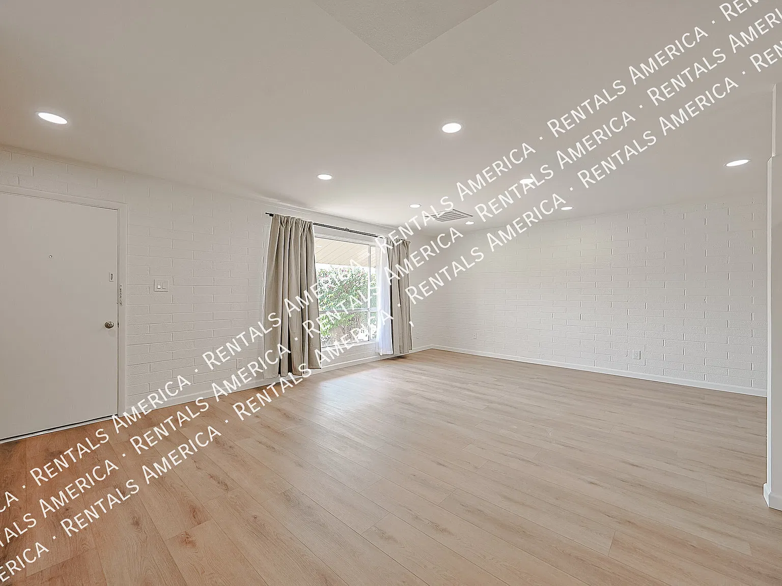Completely Remodeled Home In 55+ Enjoy Golf Course Views — Photo 4