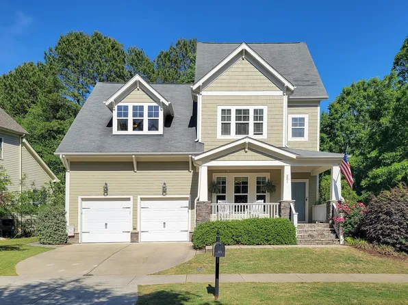 301 Streamwood Dr, Holly Springs, NC 27540