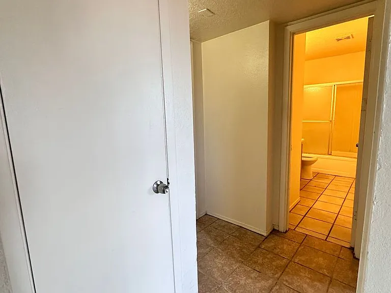 Flora Vista — Photo 29
