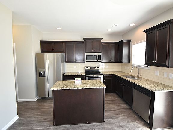 3rd image of 63 Gaillardia Way