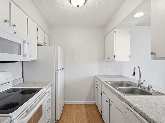 4th image of 222 N Hutchinson Rd APT 302