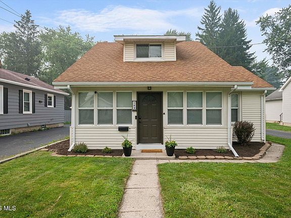 2nd image of 103 Silver Maple Dr
