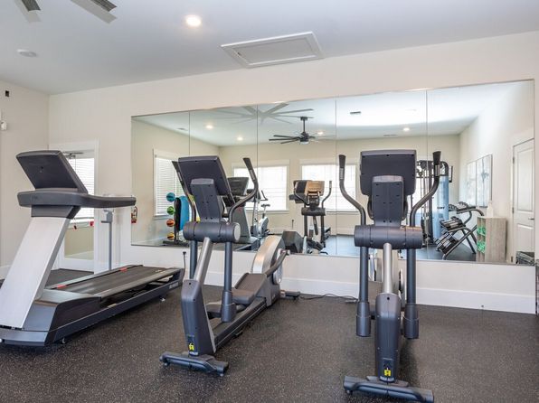 130 Grove Cir APT 201