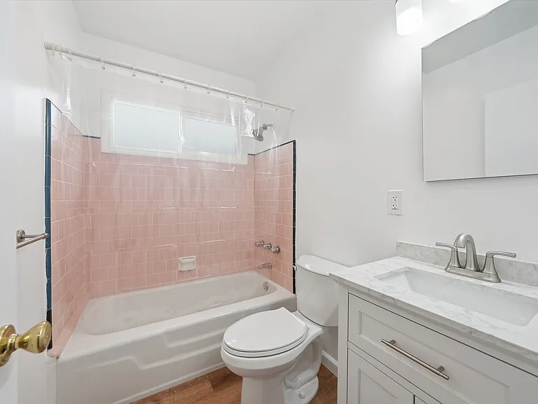 1326 Gates Ave — Photo 15