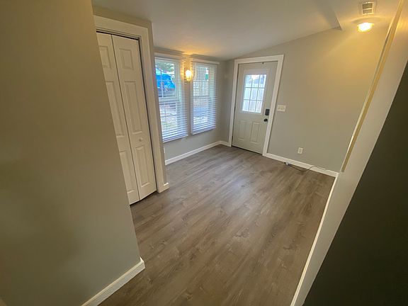 5th image of 3062 Cottonwood Ct NE