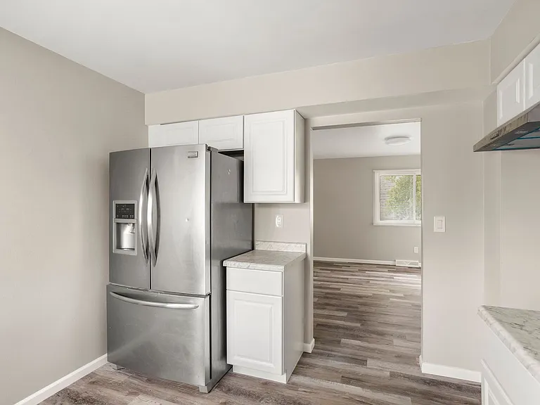 108 Irene St — Photo 9