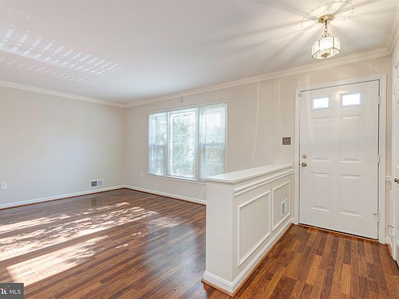 4th image of 7307 Mallory Ln