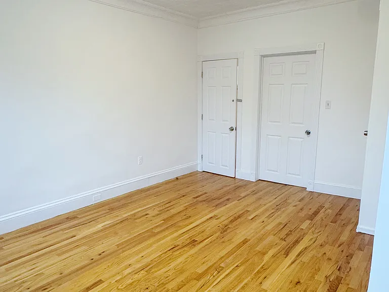 530 Driggs Ave #2L — Photo 11