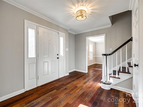 3rd image of 2168 Wentworth Dr