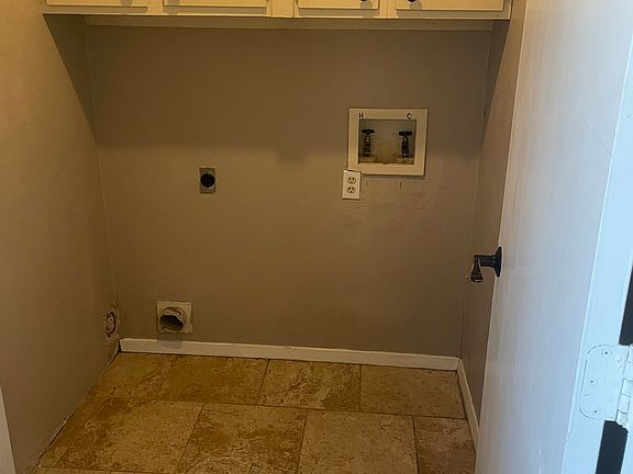 4th image of 7413 Farm Field Ct