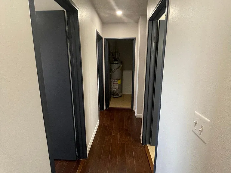 700 E Nelson Ave #C — Photo 5