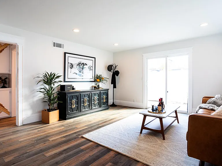 28187 Robin Ave — Photo 8