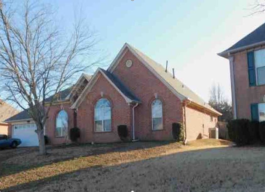 2nd image of 8235 Whispering Elm Dr